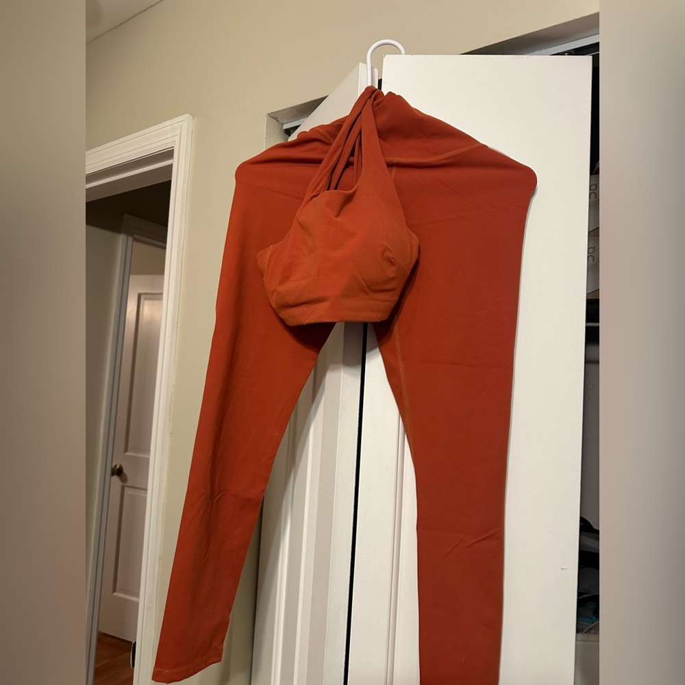 Paragon set! High waisted crossover bottoms and matching bra top. Size mediums!